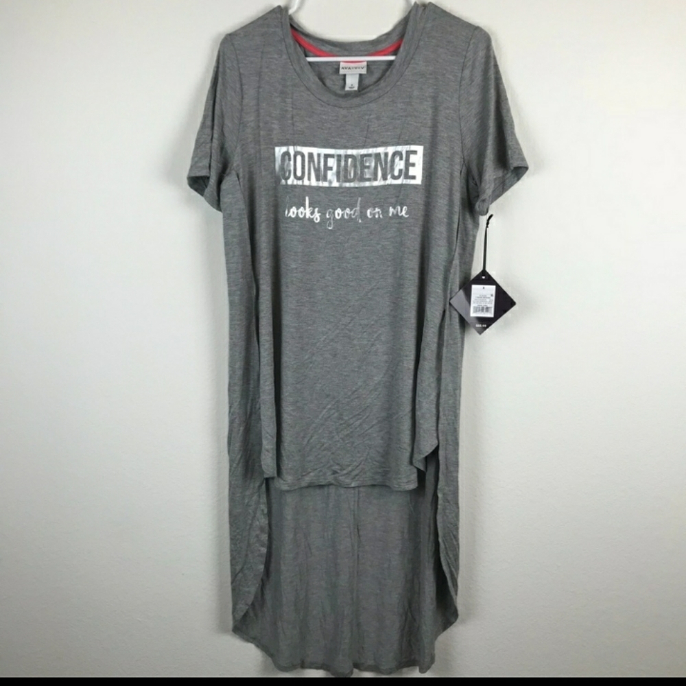 NWT Ava & Viv High Low Graphic Tee